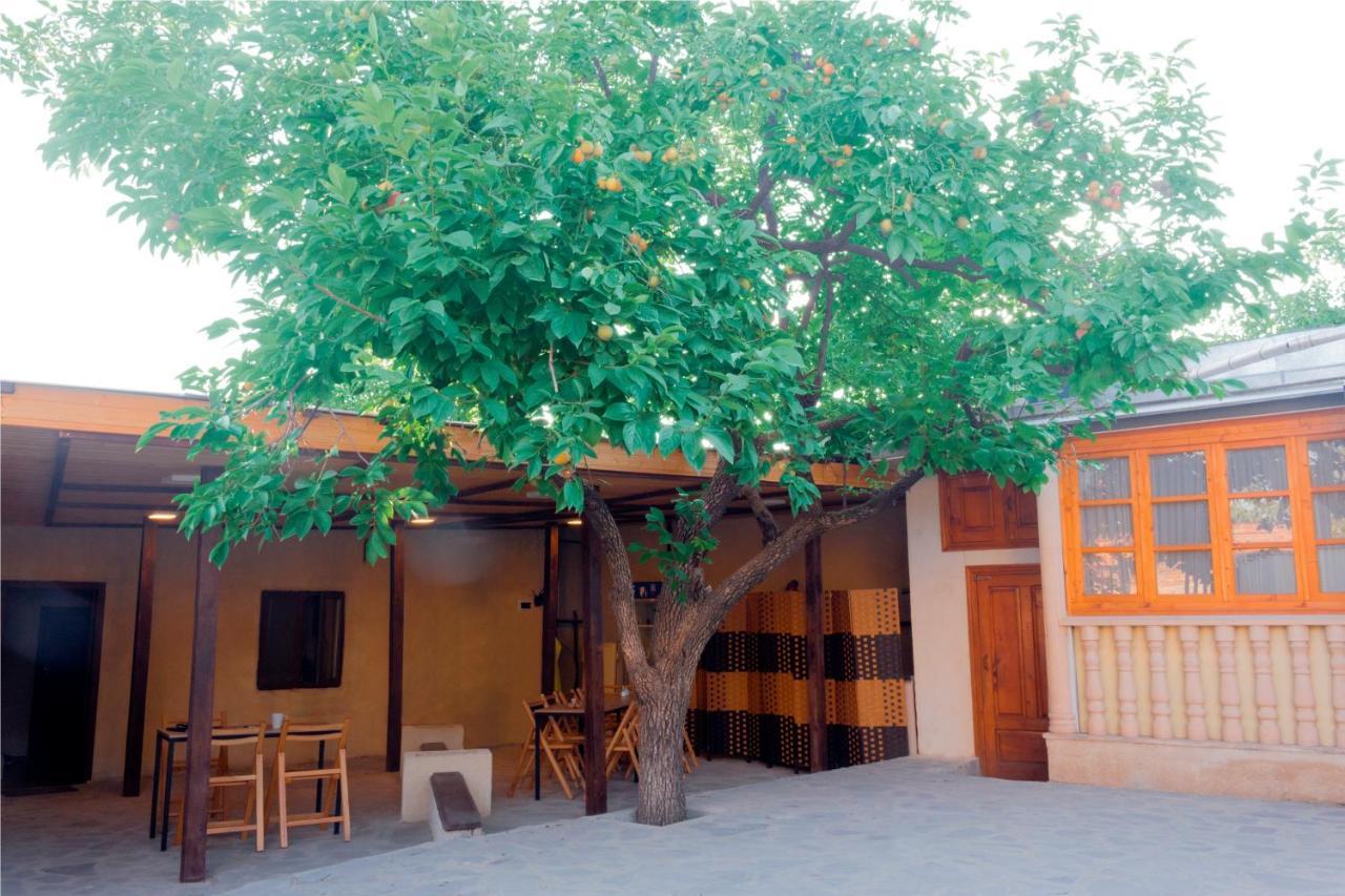 Hotel Tiflis Garden Exterior foto